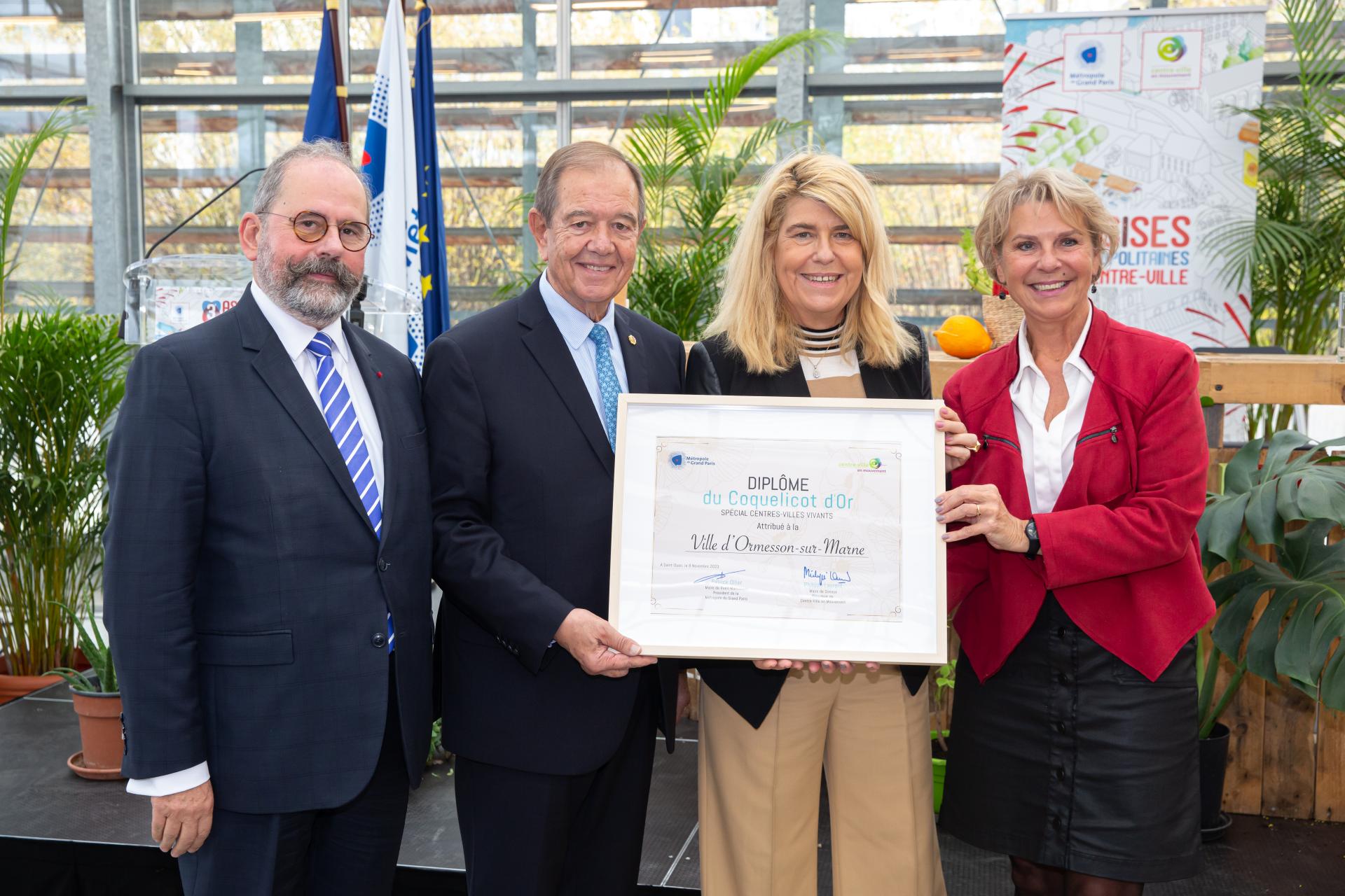 Remise d'un Coquelicot d'Or